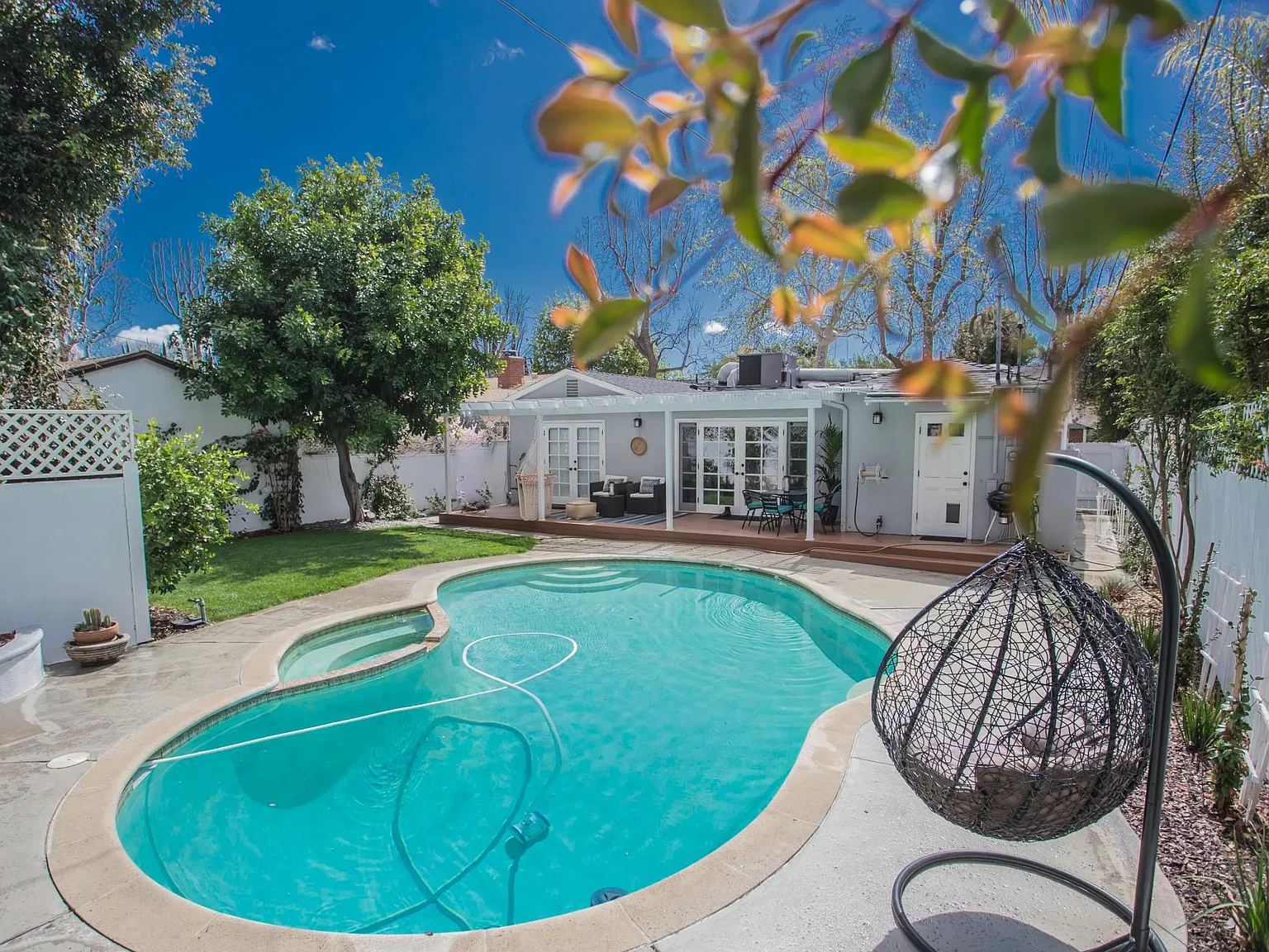 13113 Weddington St — Photo 1