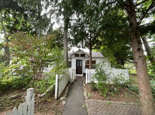 301 Farrant Ter, Teaneck, NJ 07666