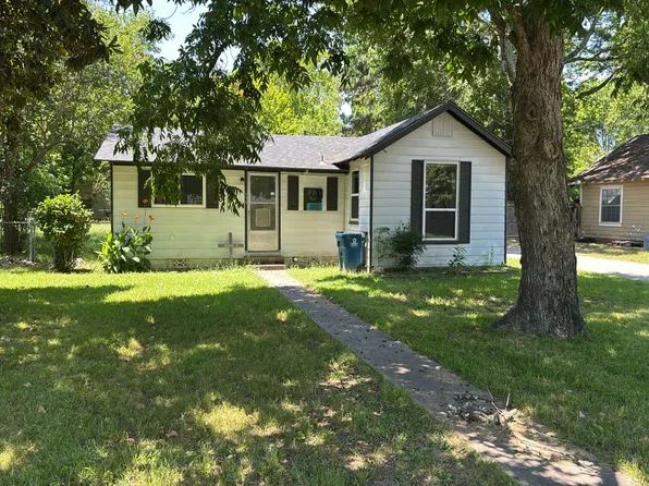 137 Frances St, Mineola, TX 75773