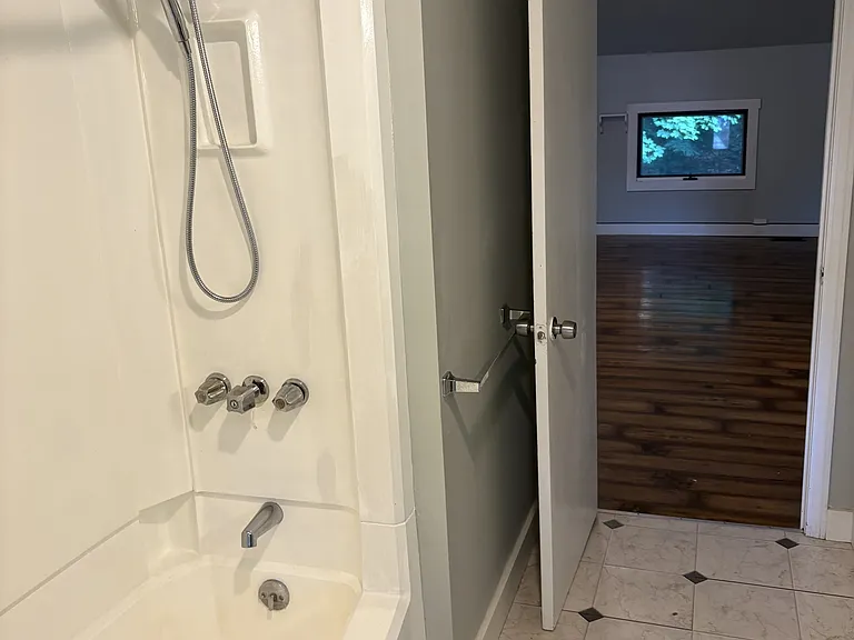 31 Maple St #4 — Photo 12