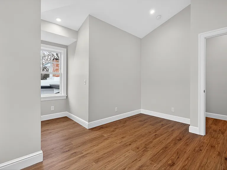 "Wiltshire" Apt 10 @ 3 Park St - 2 BR and 2 1/2 Duplex