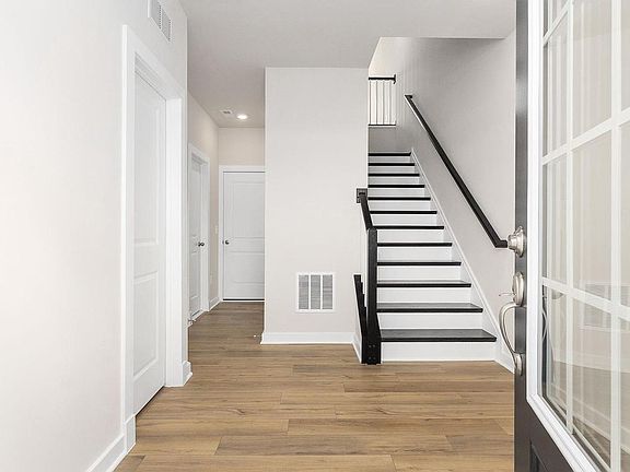 4th image of 438 Germania St