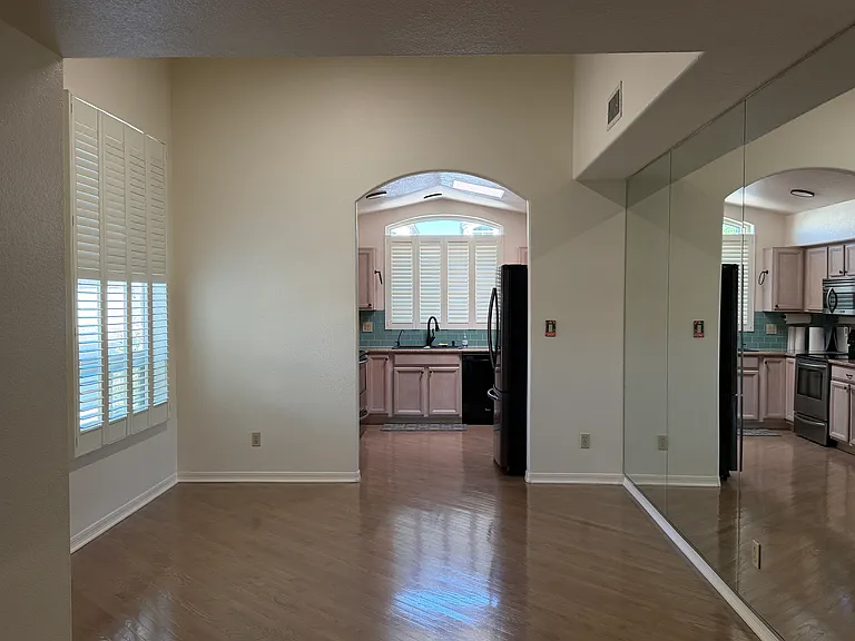 8977 W Lisbon Ln — Photo 10