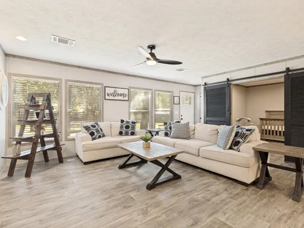 9776 Navajo Ln, Quinlan, TX 75474