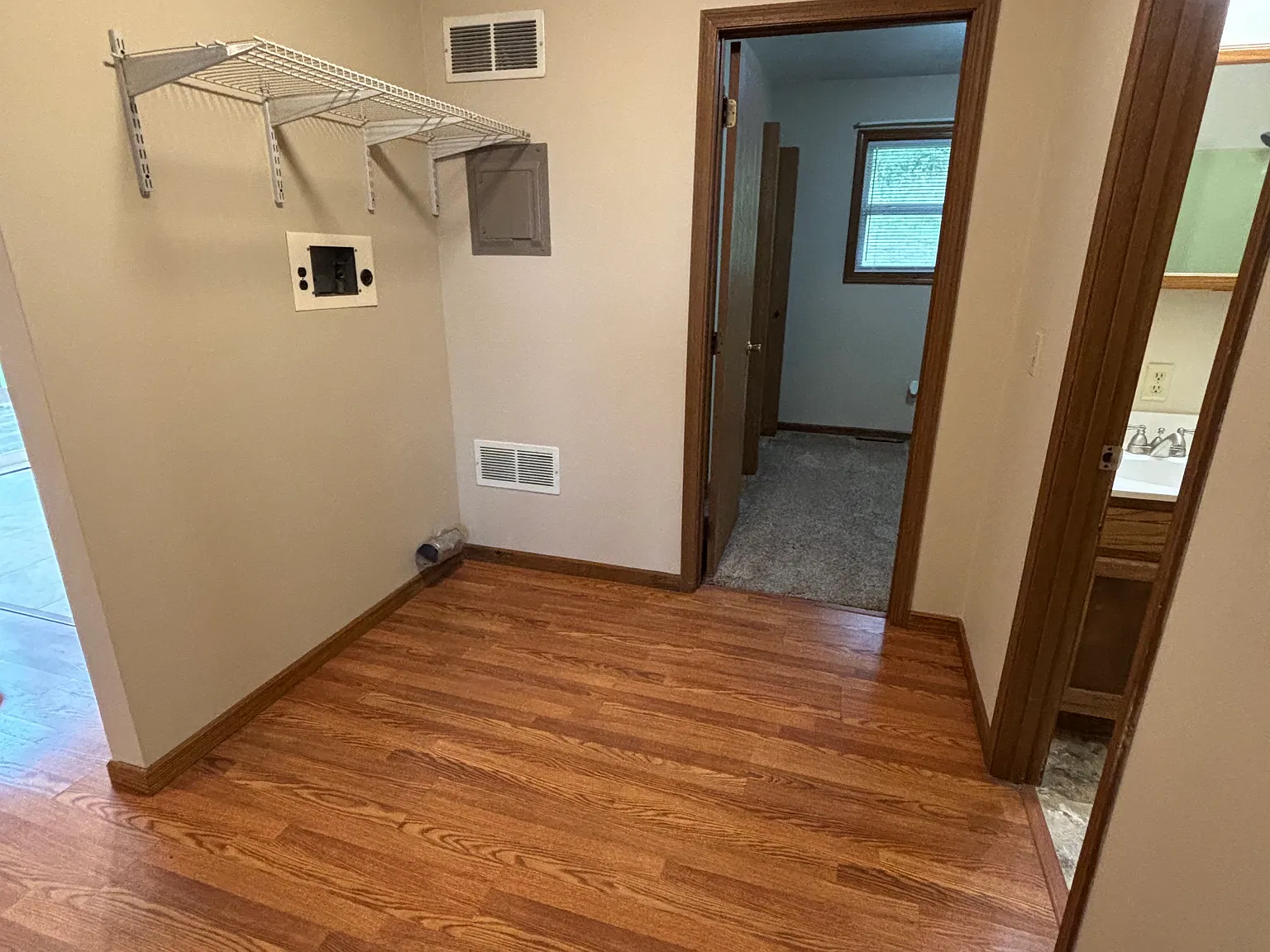 2 bed, $925 — Photo 4