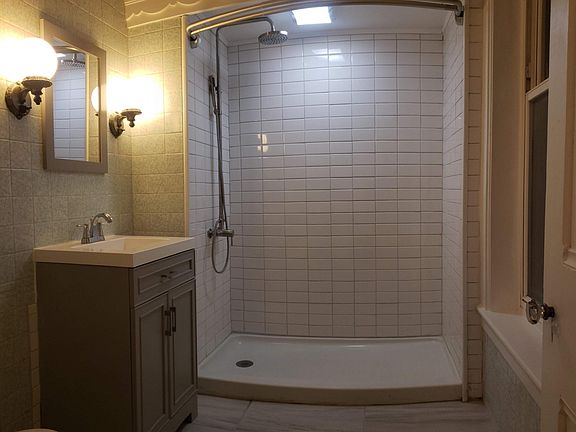 5th image of 44 Franklin Blvd #2