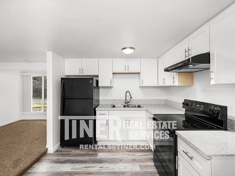 4910 Gastman Way #B — Photo 13