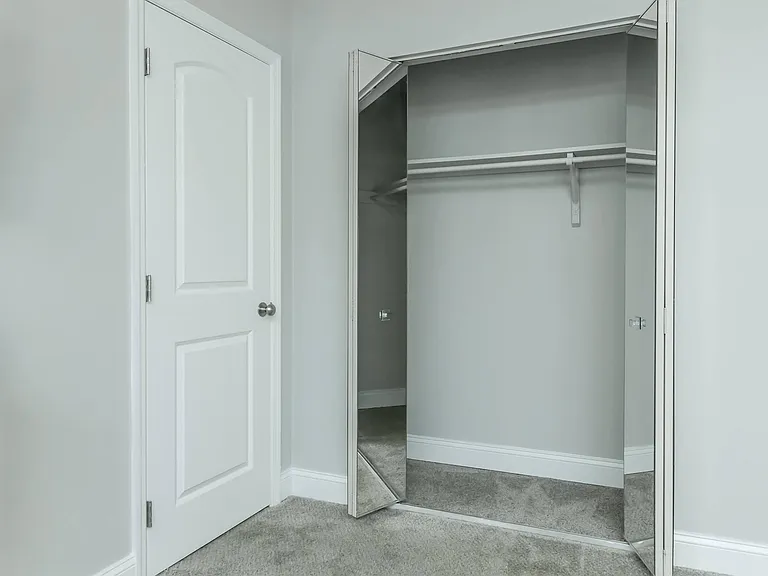 Brighton Valley Apts — Photo 34