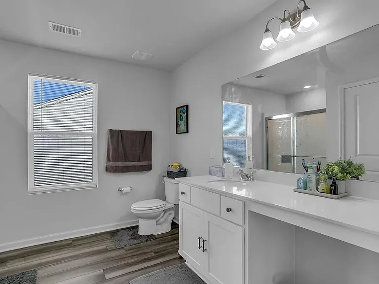 211 Whittier St — Photo 12