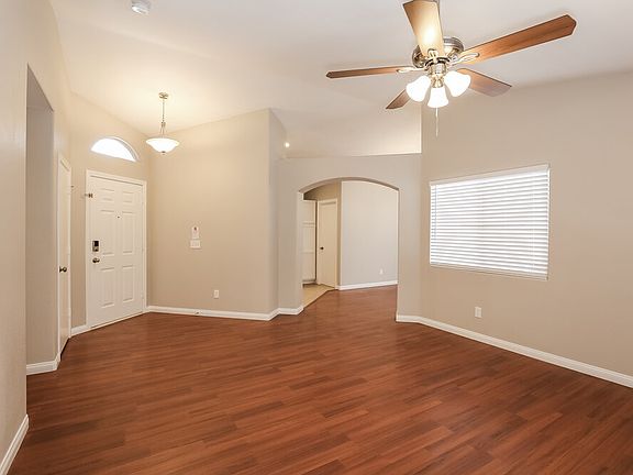 3rd image of 615 Stonehurst Dr