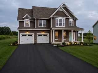 Four Mile Creek Cir, Ontario, NY 14519