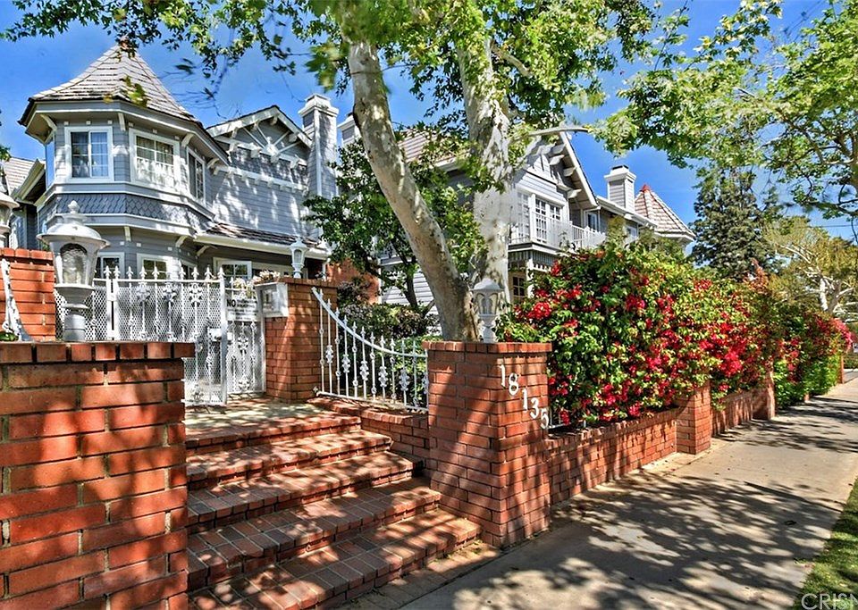 1st image of 18135 Burbank Blvd Unit 21