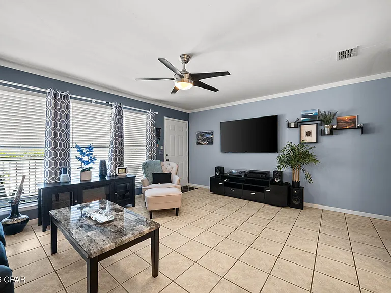 503 Granada Cir #503B — Photo 7
