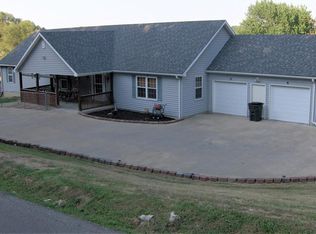 3107 N 8th St, Saint Joseph, MO 64505