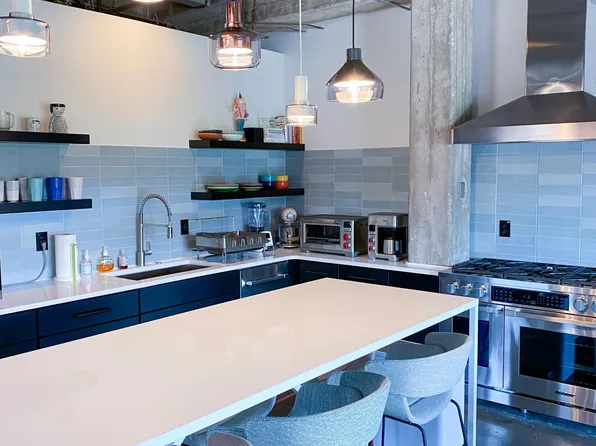 1819 Baltimore Ave APT 208, Kansas City, MO 64108