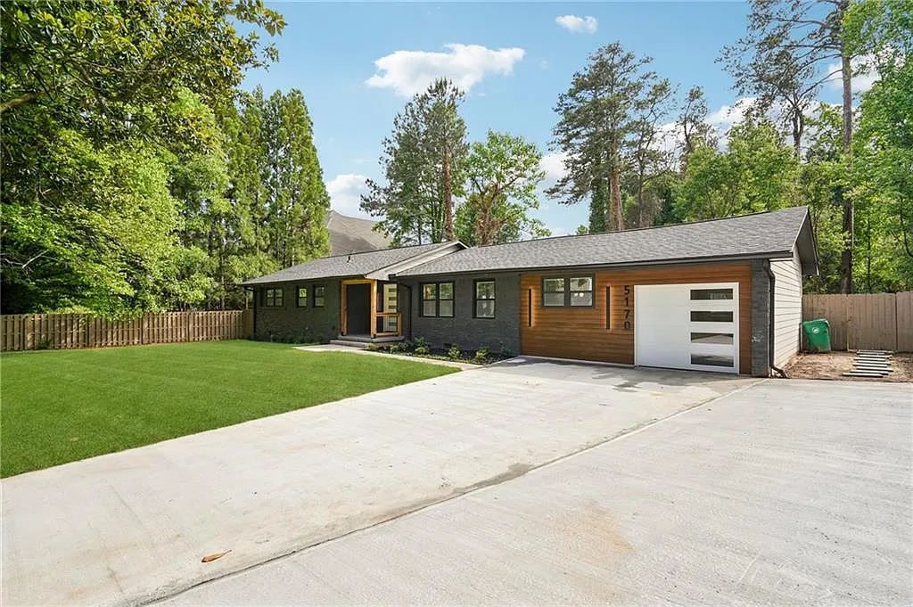 4 bed, 3.5 bath, 2200 sqft, $4,600 — Photo 2