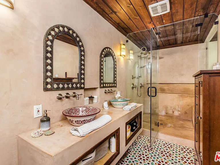 3092 Laurel Canyon Blvd — Photo 12