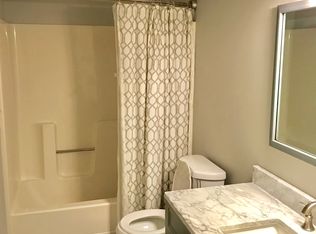 210 Holiday Cir #39, West Des Moines, IA 50265