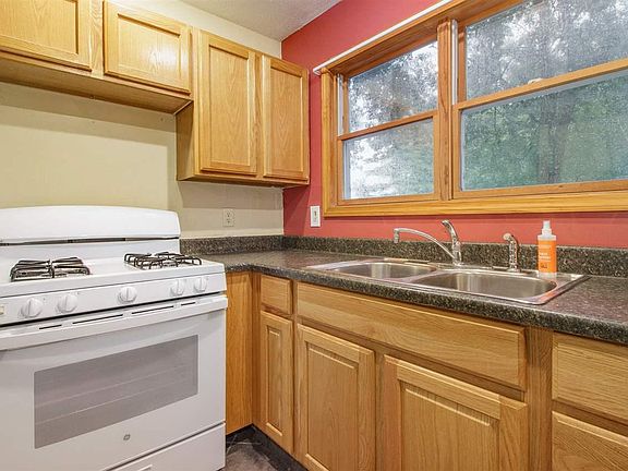 3rd image of 2222 W Washington Ave