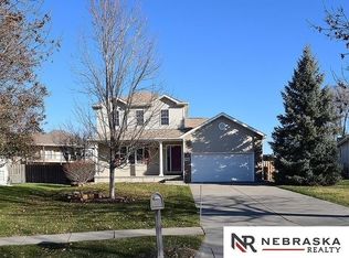 8248 Bancroft Ave, Lincoln, NE 68506