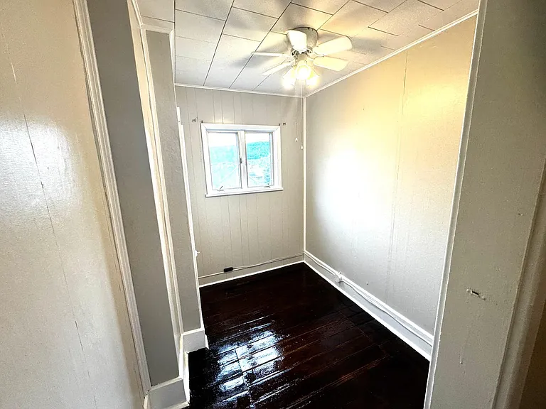 104 Catherine St — Photo 15