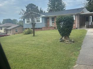 2006 Chelsea Ln, Greensboro, NC 27406