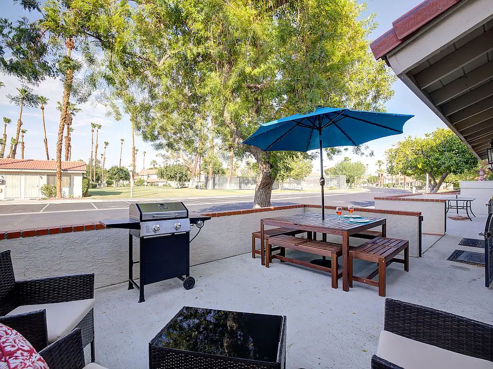 Front Patio faces the center of Mountain Shadows complex. Tennis courts and main pool/spa are in view. Propane grill for the perfect cookout.