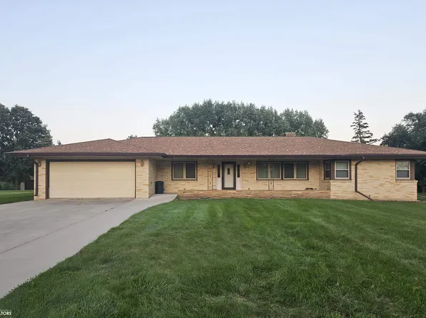 310 Orchard Dr, Marshalltown, IA 50158