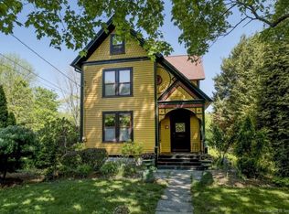 12 Prospect St, Chester, CT 06412