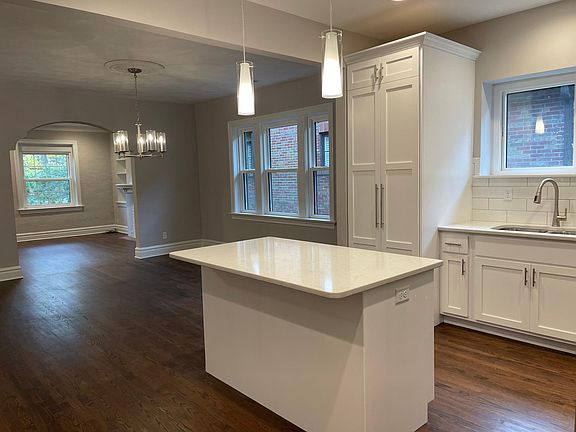 5th image of 7365 Pershing Ave APT 2W