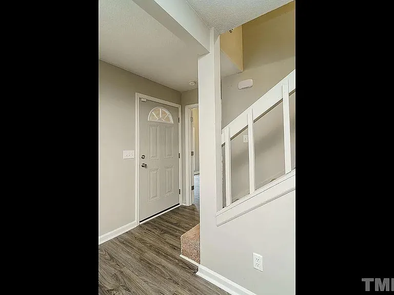 1219 Fernridge Dr — Photo 4