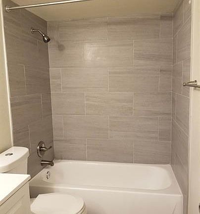 3rd image of 819 N Revere