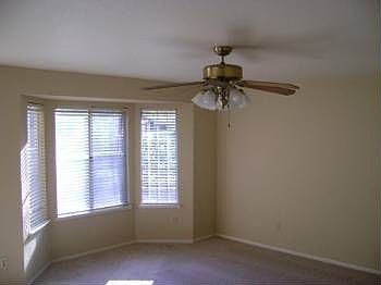 4th image of 1185 Hutchinson Ave