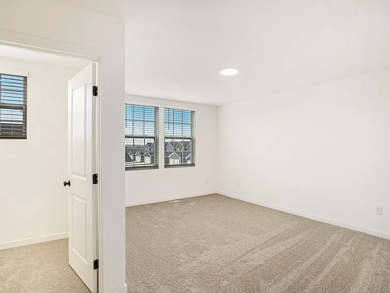 1910 Constantine Ct — Photo 14