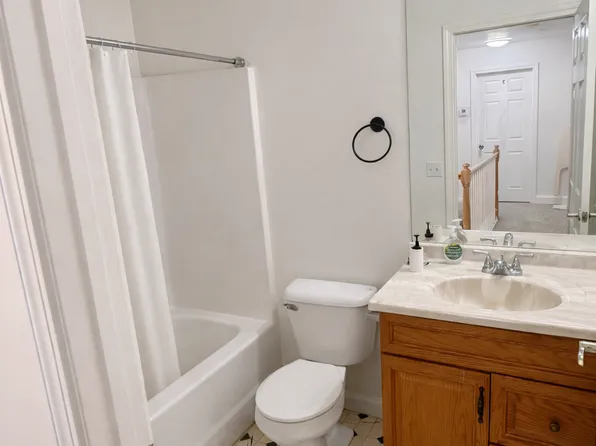 4 Lyford Ln, Poughkeepsie, NY 12601