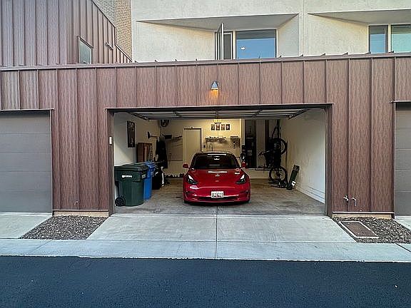 3rd image of 540 W Mariposa St APT 9