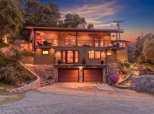 8 Mountain Oaks Park, La Crescenta, CA 91214