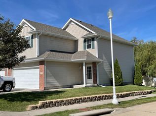 8970 Sicily Ln, Lincoln, NE 68526