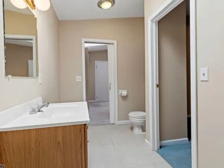 621 Valley Rd — Photo 9
