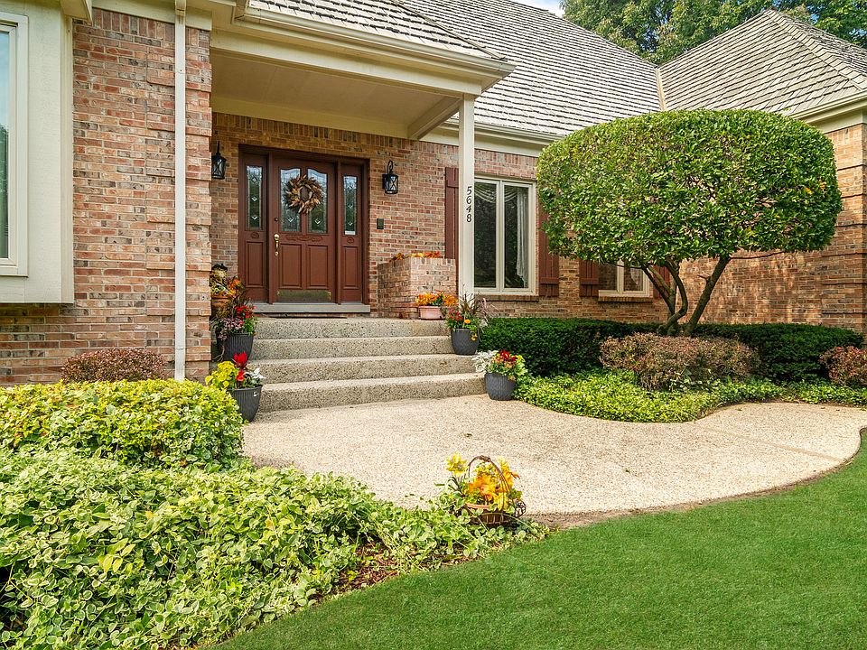 2nd image of 5648 Barclay Ct