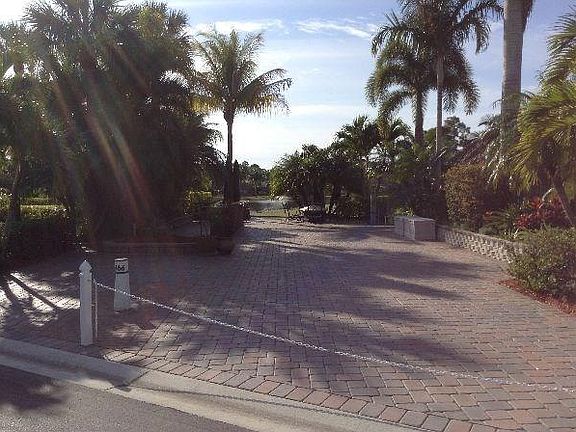 5th image of 466 NW Sandtrap Ln