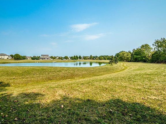 3rd image of 19070 Landing Ln