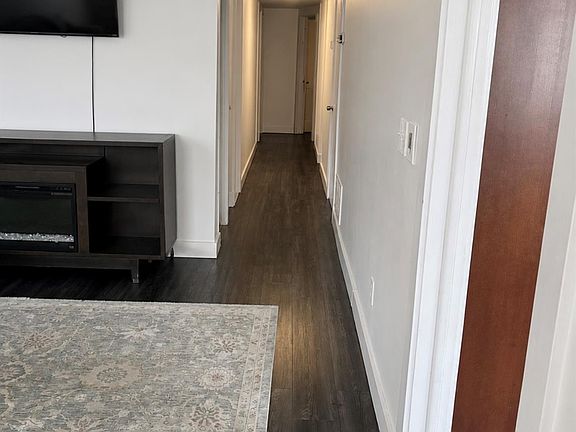4th image of 1704 E Meyers Ave