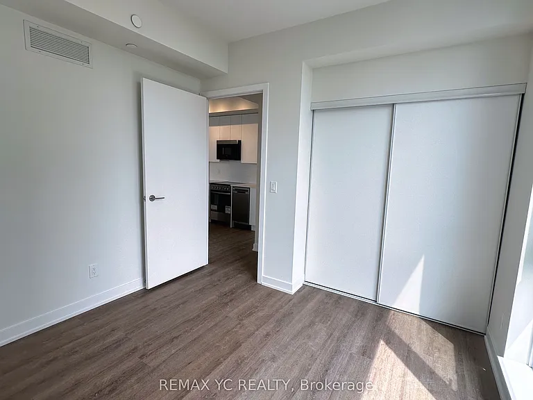 15 Ellerslie Ave #1005 — Photo 8