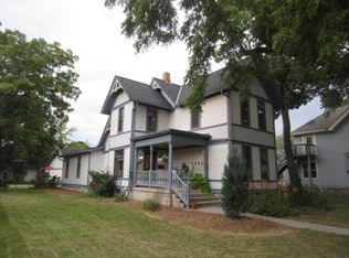 219 Grand Ave, Mukwonago, WI 53149