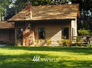 2086 W Pinewood Way, Oak Harbor, WA 98277