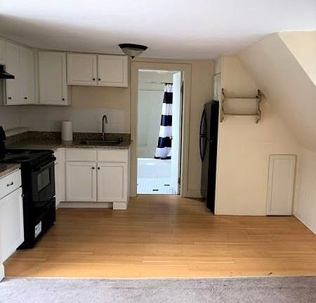 2nd image of 20 Church Ave #2
