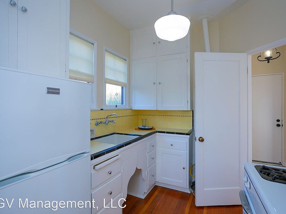 1st image of 1369 N Mentor Ave #5103051