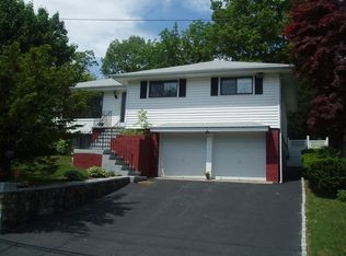 672 Lakeside Dr, Bridgeport, CT 06606