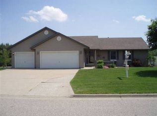 3616 Birdsong Ln, Janesville, WI 53548